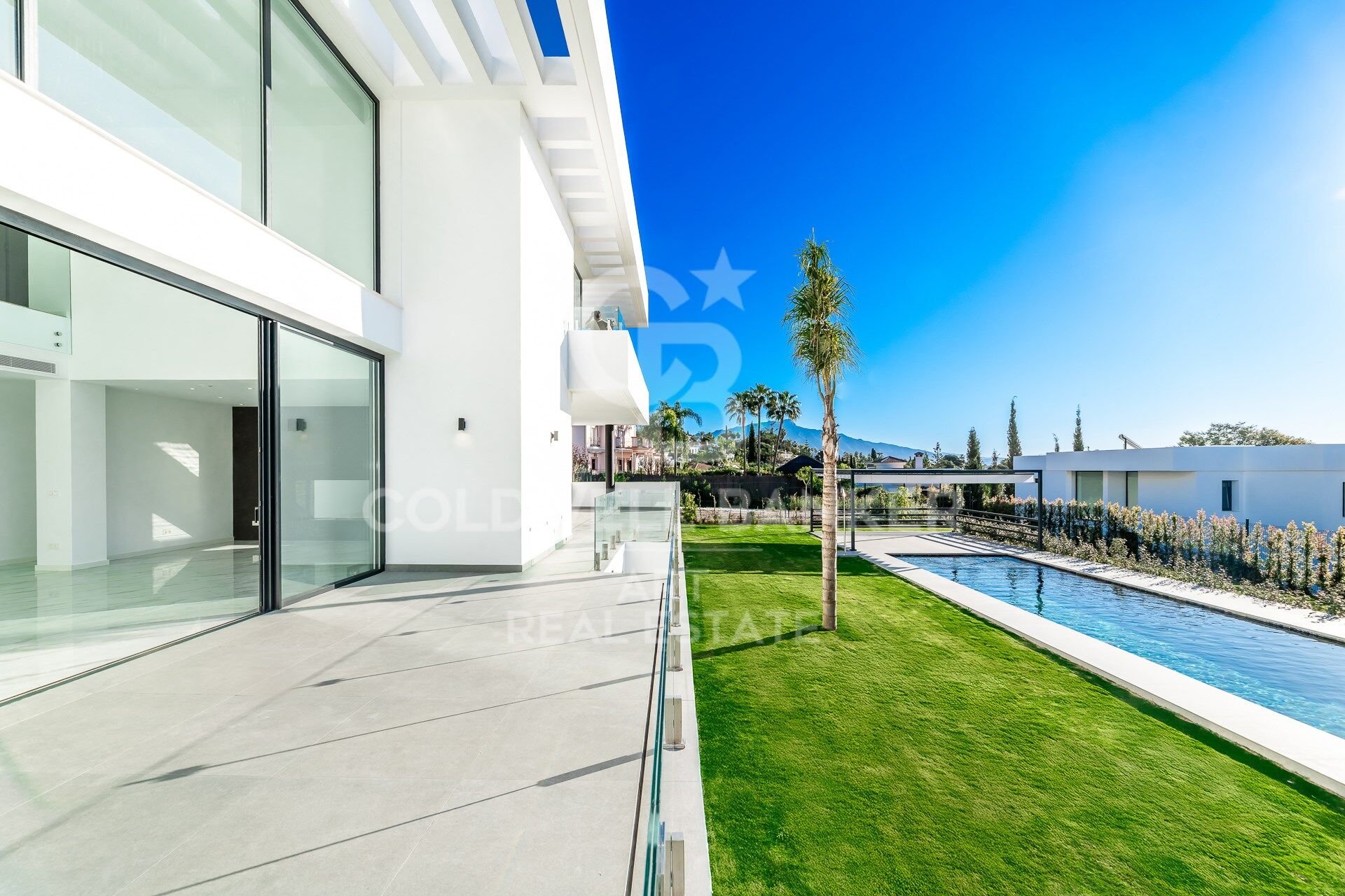 Villa in Estepona, Malaga, Spain 6 bedrooms, 1038 sq.m. No. 179022