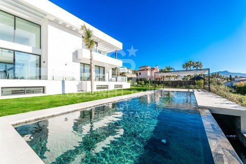Huvila Estepona, Malaga, Espanja 6 makuuhuonetta, 1038 m2 No. 179022