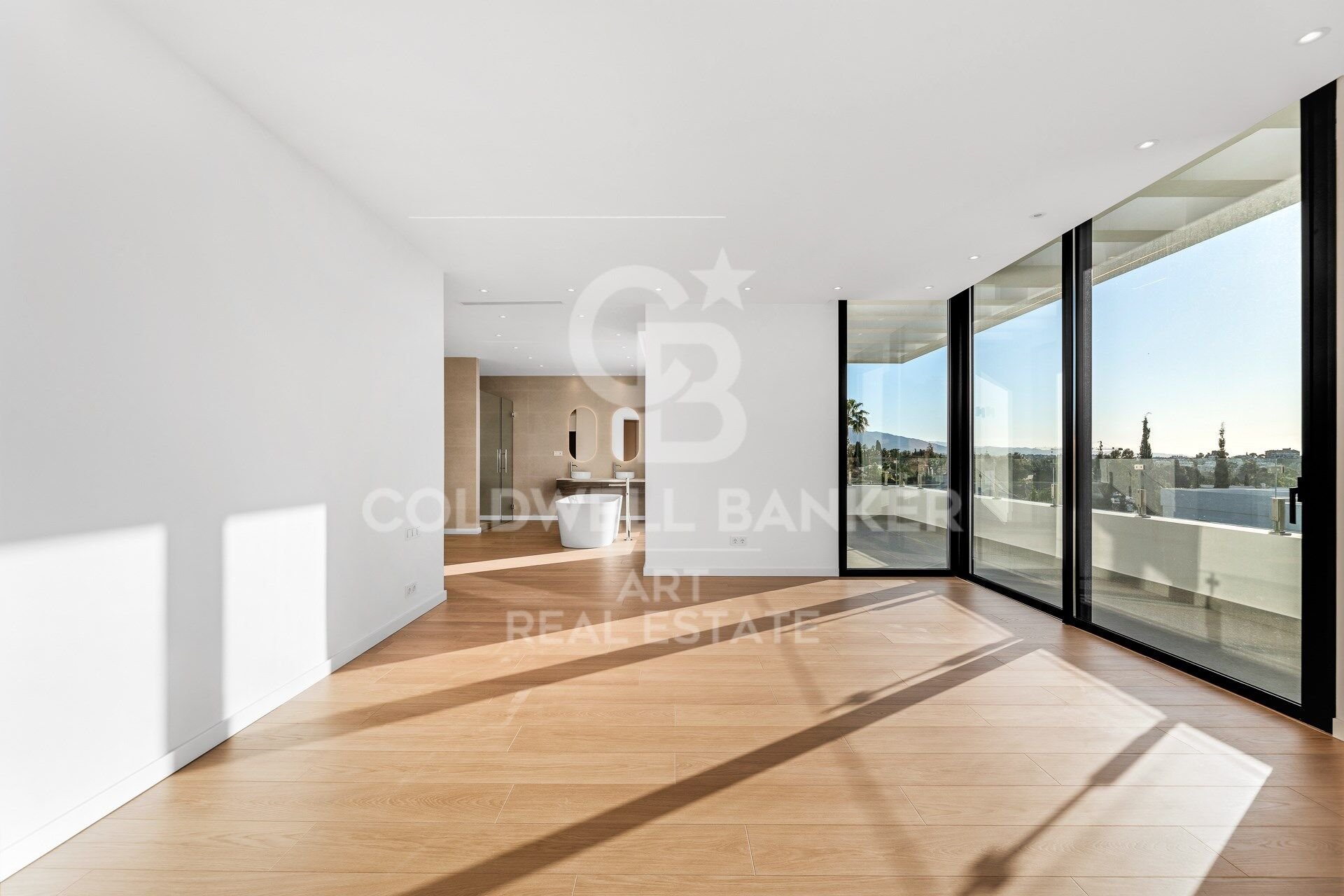 Villa in Estepona, Malaga, Spain 6 bedrooms, 1038 sq.m. No. 179022