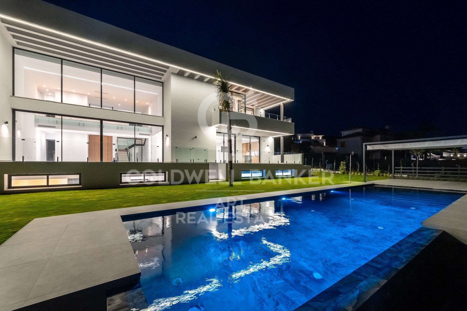 Villa in Estepona, Malaga, Spain 6 bedrooms, 1038 sq.m. No. 179022