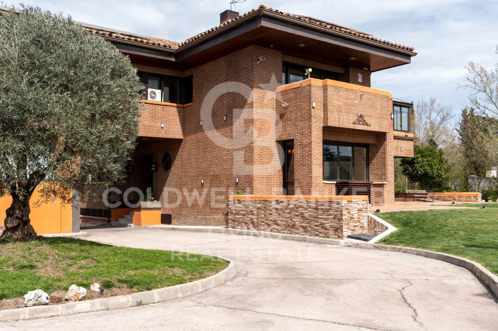 House in Madrid, Spanien 9 Schlafzimmer, 885 m2 Nr. 179020