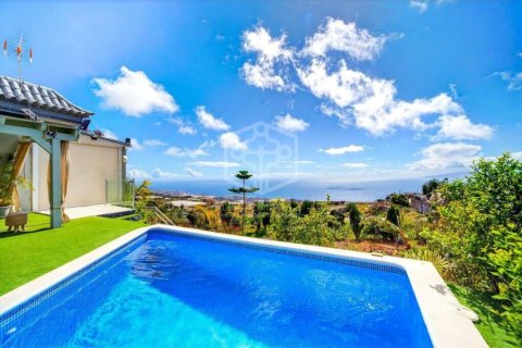 Villa en Guía de Isora, Tenerife, España 2 dormitorios, 150 m2 No. 161654