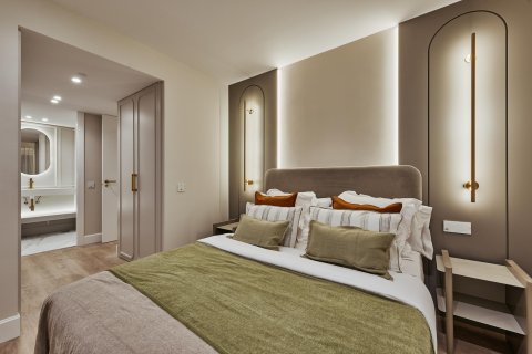 Apartamento en Madrid, España 2 dormitorios, 105 m2 No. 179878
