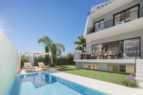 Villa in Estepona, Malaga, Spanien 3 Schlafzimmer, 343 m2 Nr. 169351
