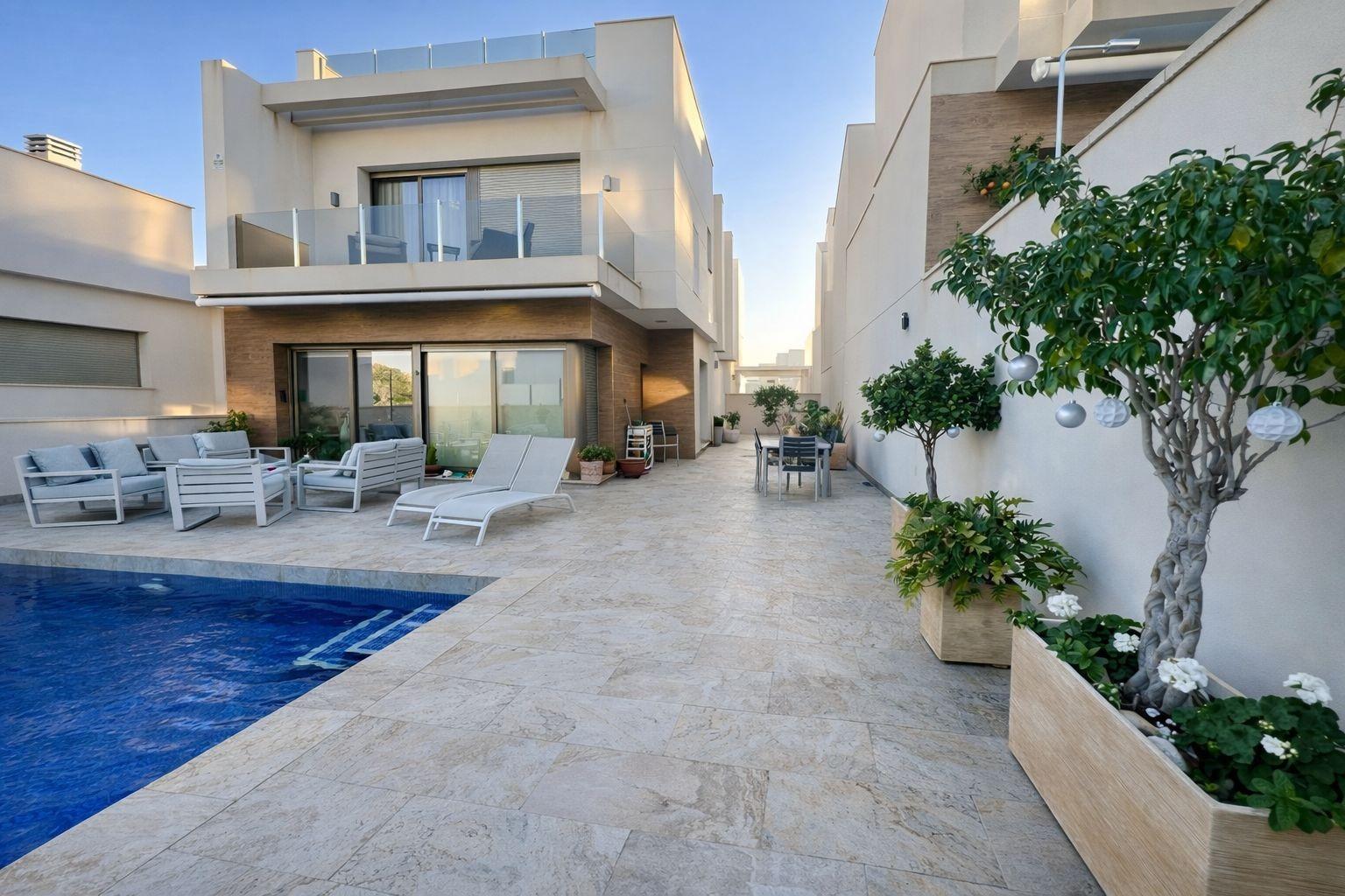Villa a Alicante, Spagna 4 camere da letto, 158 mq. N° 183131
