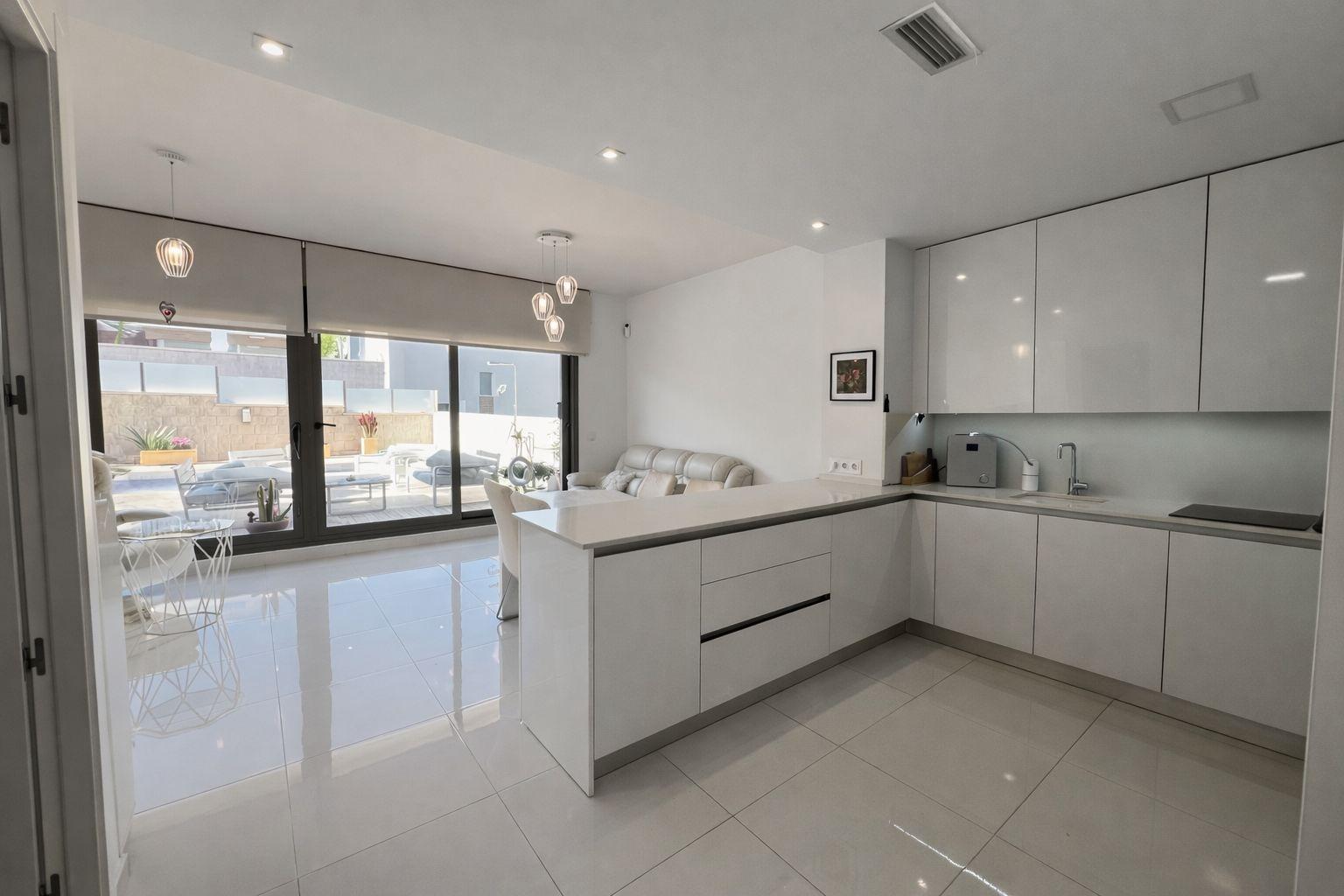 Villa a Alicante, Spagna 4 camere da letto, 158 mq. N° 183131