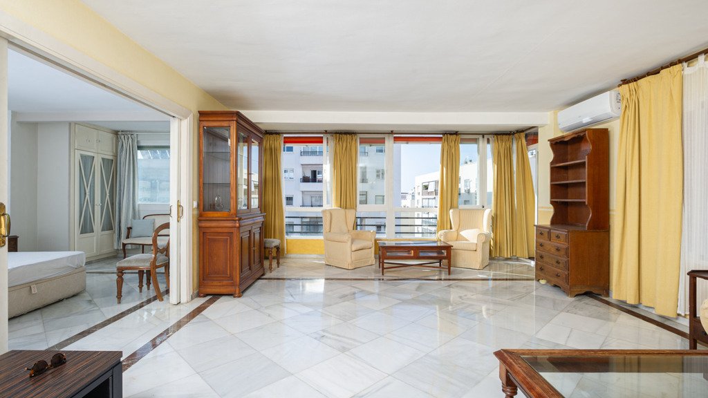 Apartment à Marbella, Malaga, Espagne 4 chambres, 144 m2 No. 108128