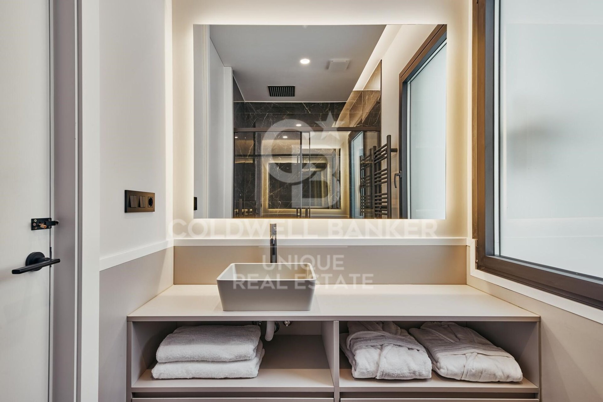 Apartment à Madrid, Espagne 3 chambres, 109 m2 No. 178661