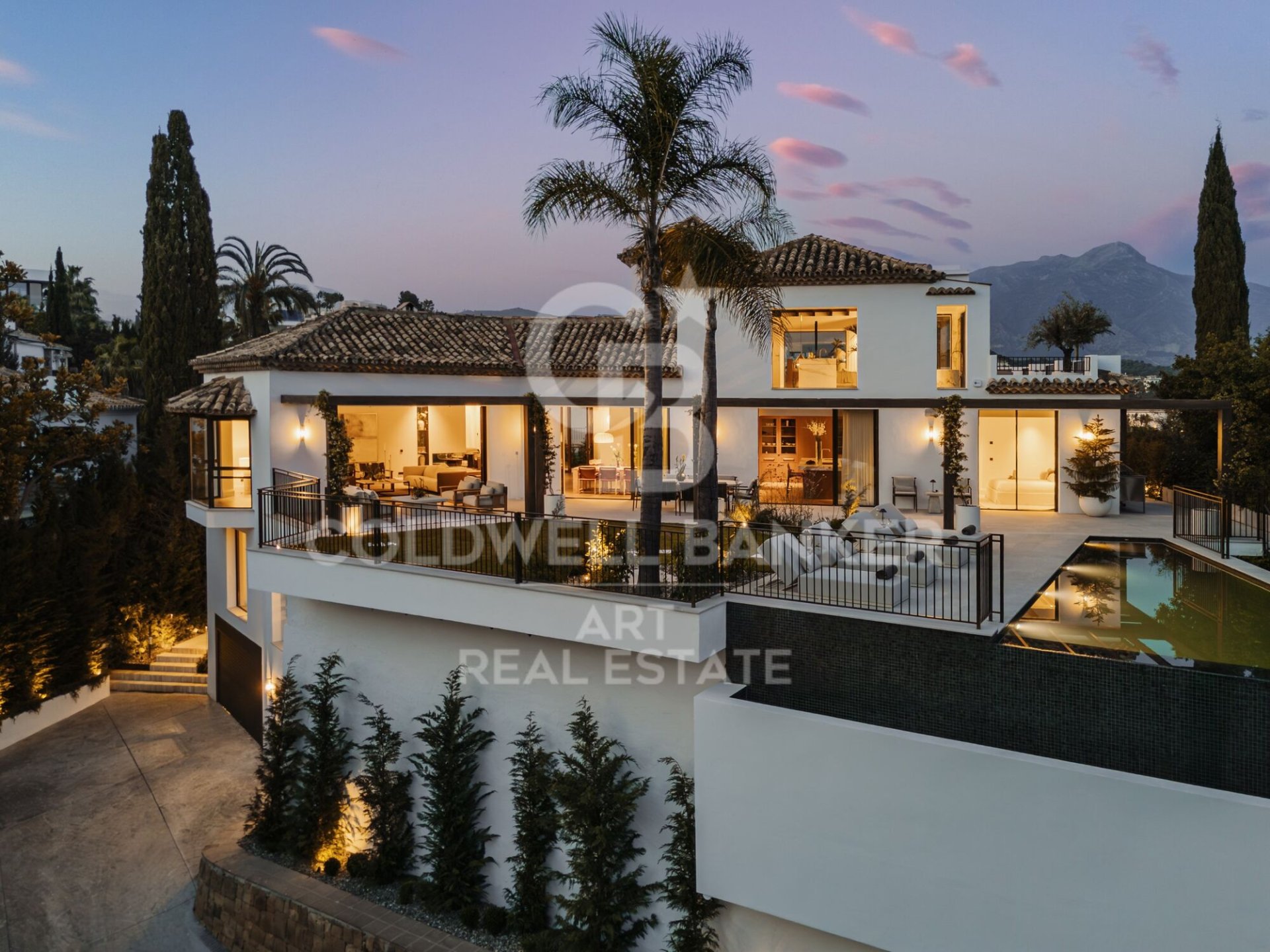 Villa a Benahavis, Malaga, Spagna 6 camere da letto, 644 mq. N° 178660