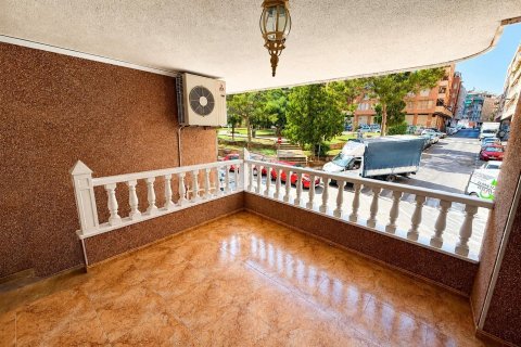 Huoneisto Torrevieja, Alicante, Espanja 3 makuuhuonetta, 130 m2 No. 191999