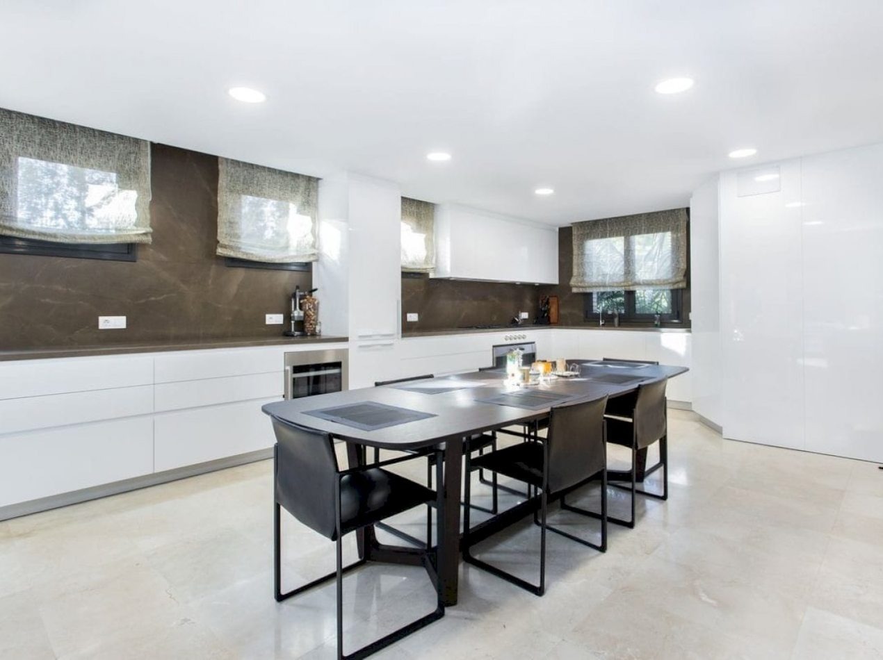 House à Gava, Barcelona, Espagne 6 chambres, 400 m2 No. 140719