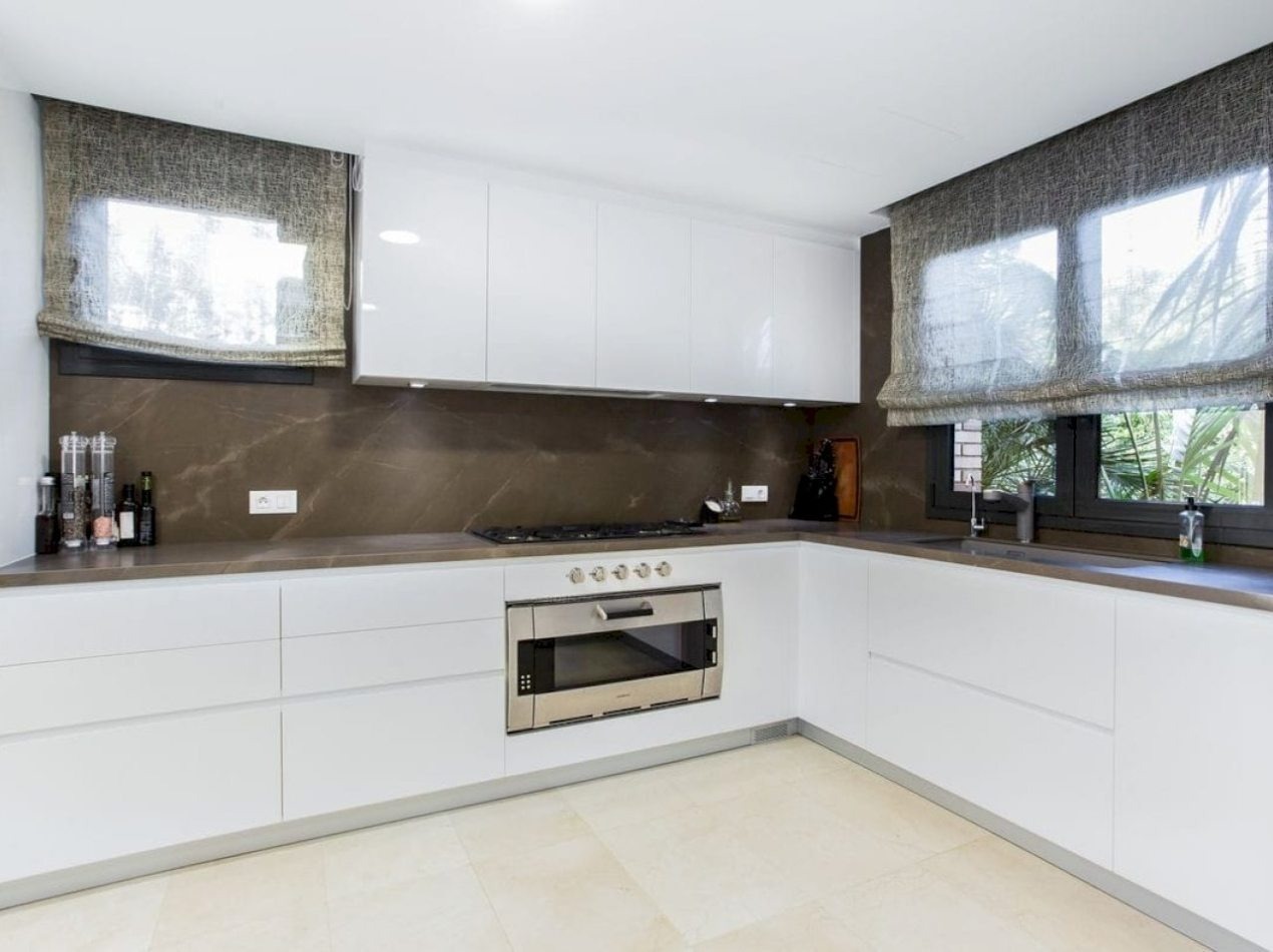 House à Gava, Barcelona, Espagne 6 chambres, 400 m2 No. 140719