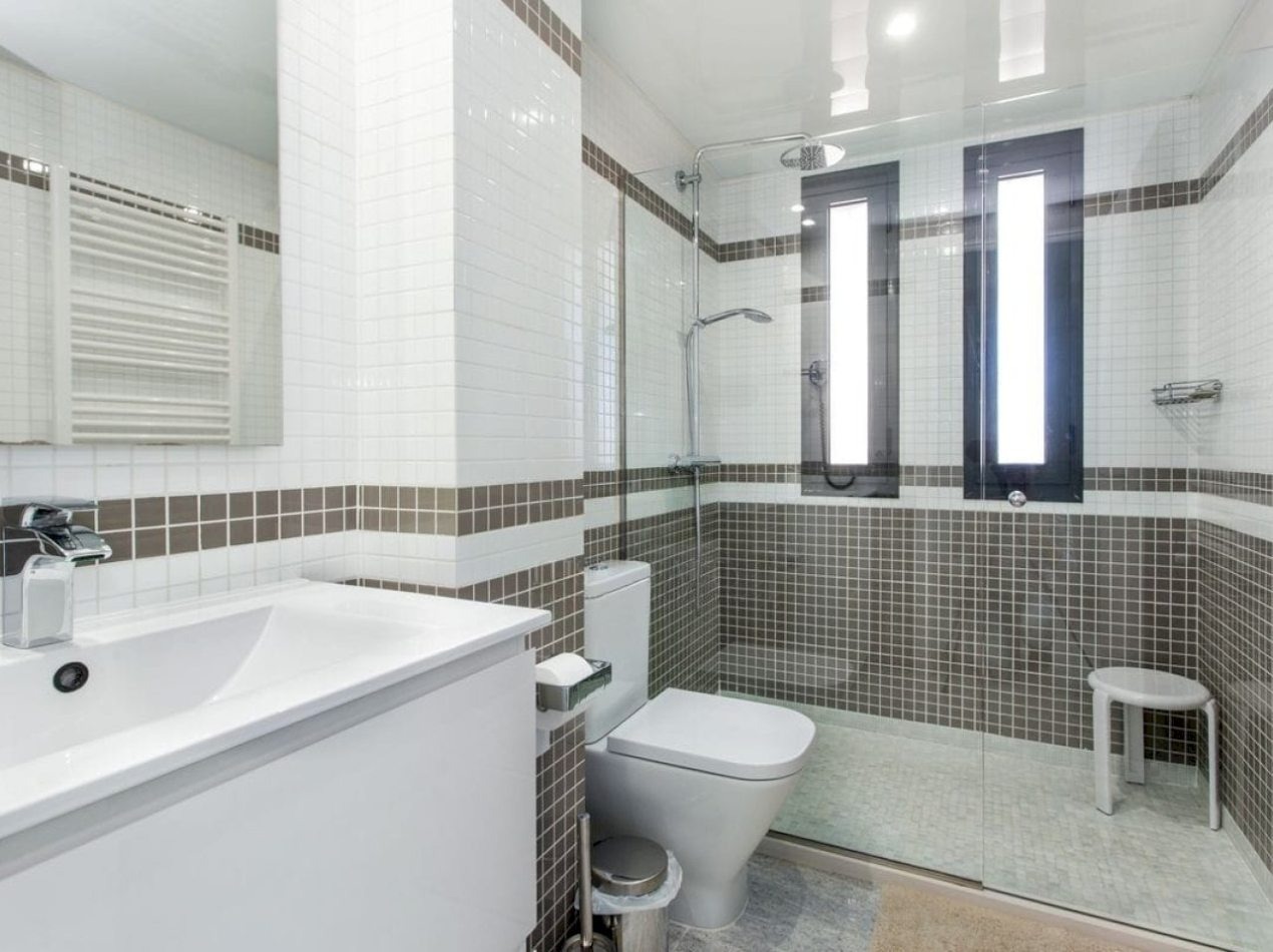 House à Gava, Barcelona, Espagne 6 chambres, 400 m2 No. 140719