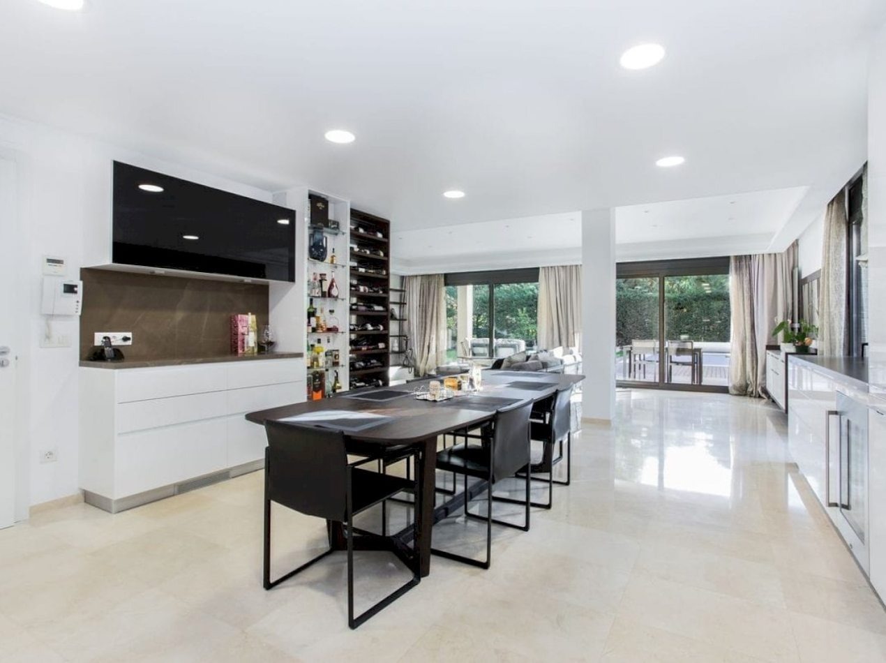 House à Gava, Barcelona, Espagne 6 chambres, 400 m2 No. 140719