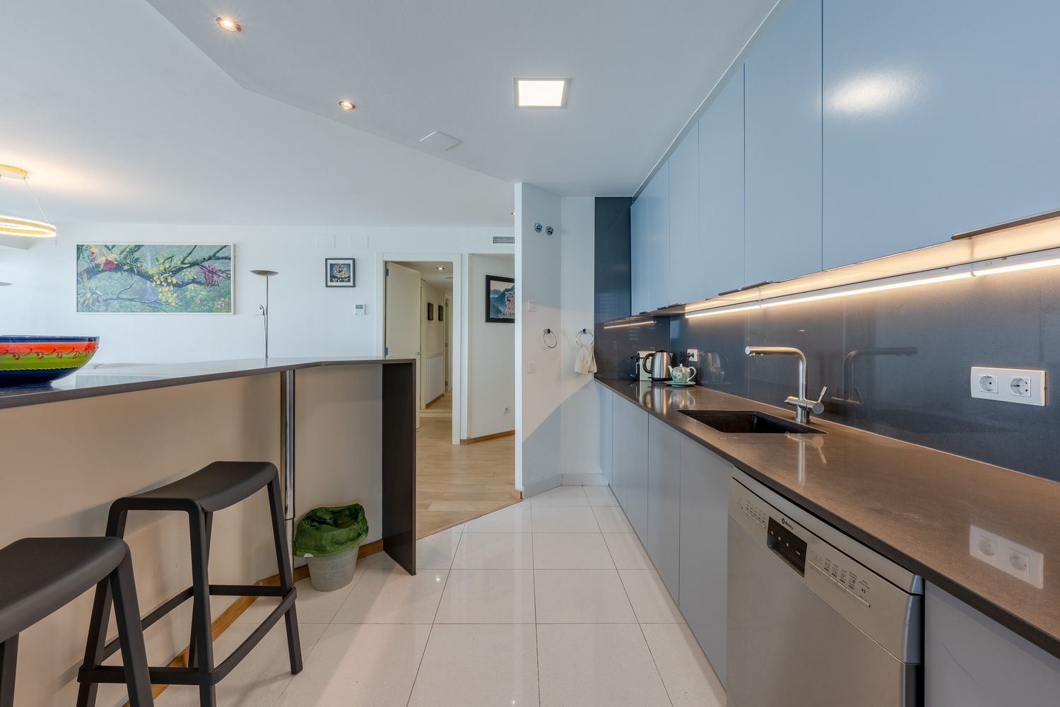 Apartment à Barcelona, Espagne 4 chambres, 242 m2 No. 154586