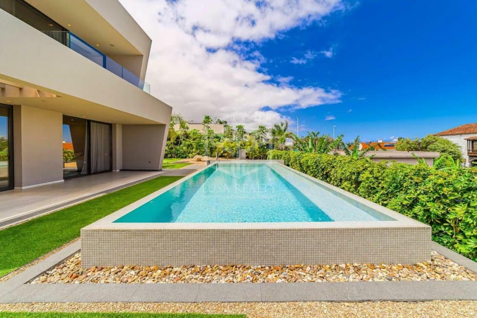Villa in Puerto de la Cruz, Tenerife, Spain 4 bedrooms, 308 sq.m. No. 160599