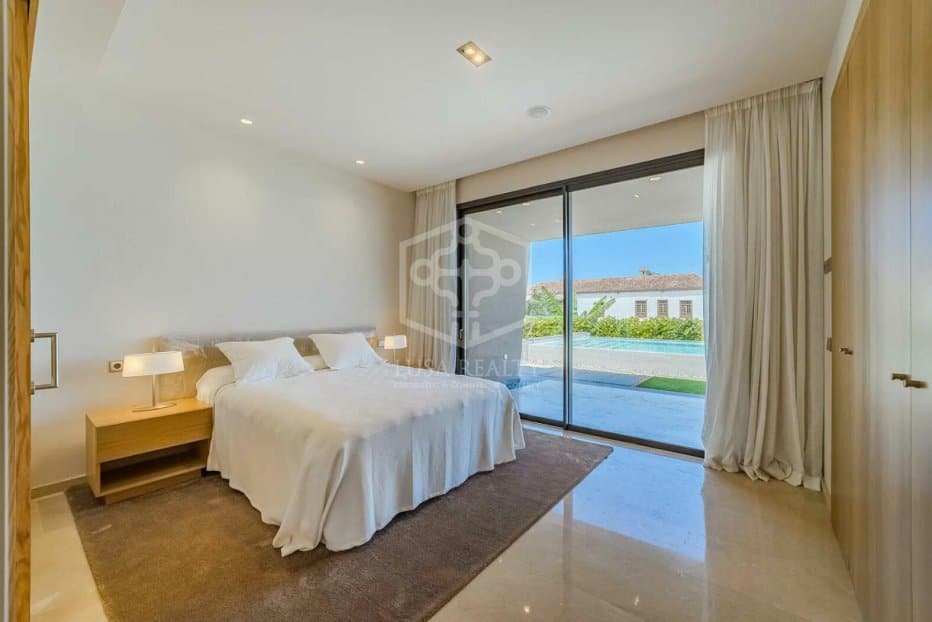 Villa in Puerto de la Cruz, Tenerife, Spain 4 bedrooms, 308 sq.m. No. 160599