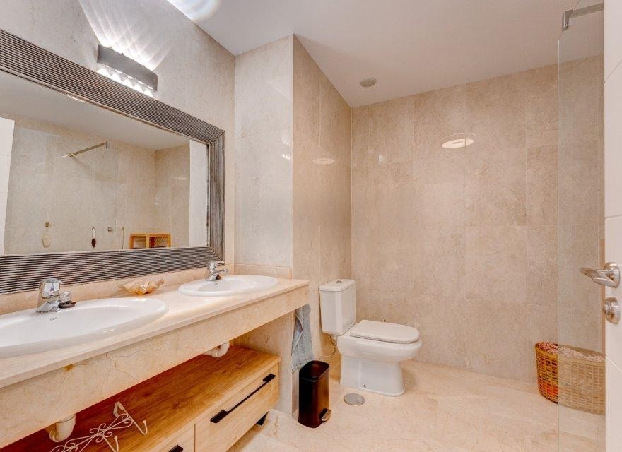 Apartment in Tenerife, Spain 2 bedrooms, 140 sq.m. No. 195362
