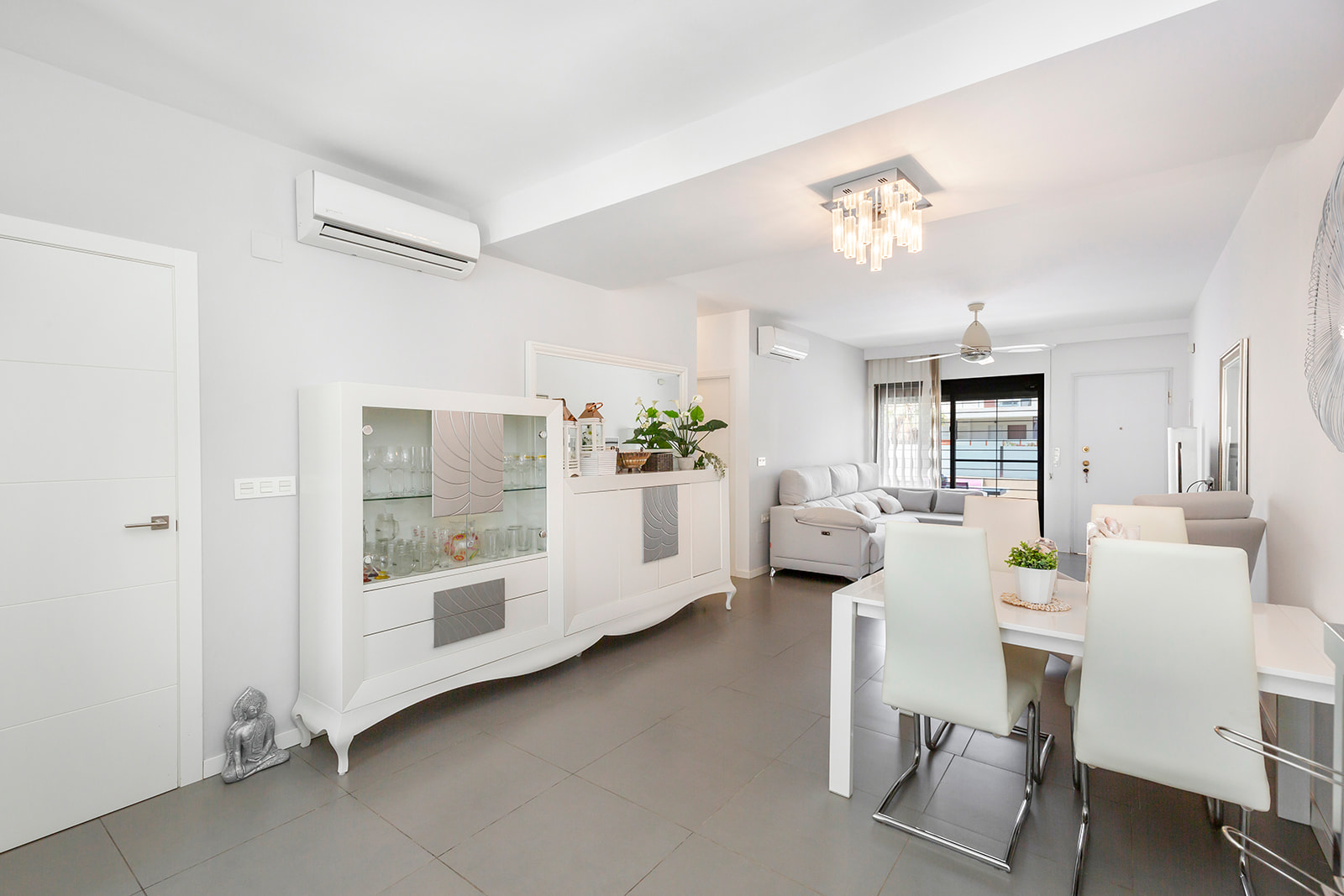Apartment à Pilar de la Horadada, Alicante, Espagne 4 chambres, 120 m2 No. 189903