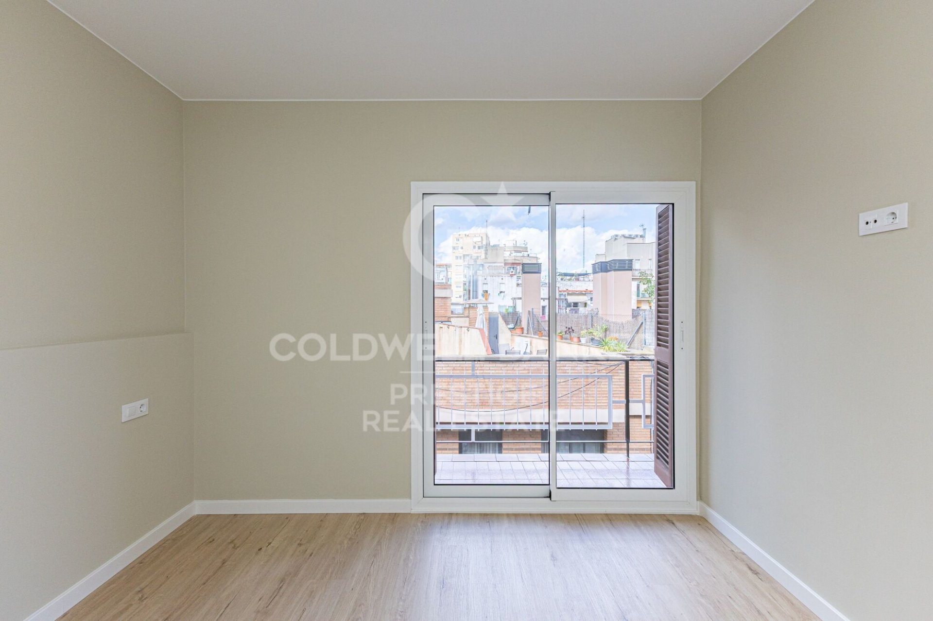 Wohnung in Barcelona, Spanien 3 Schlafzimmer, 76 m2 Nr. 157398