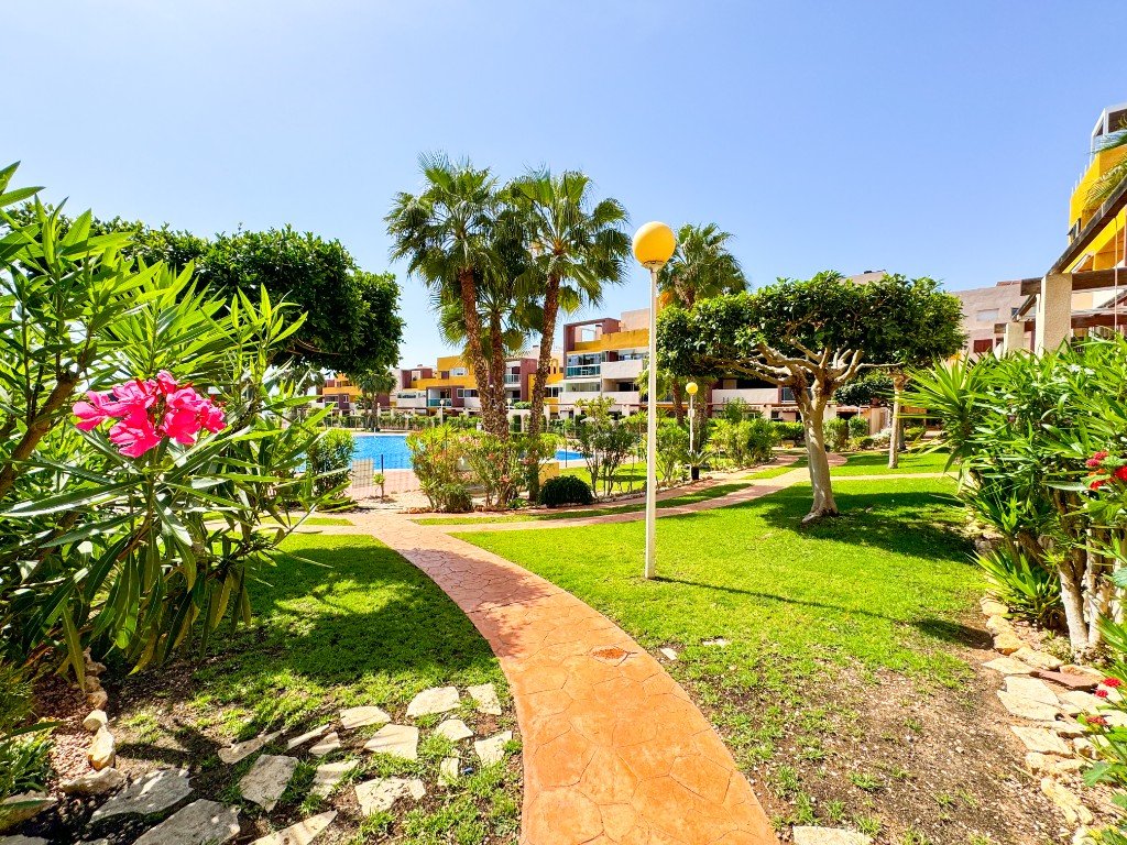 Lägenhet i Playa Flamenca II, Alicante, Spanien 2 sovrum, 68 kvm. Nr. 145264
