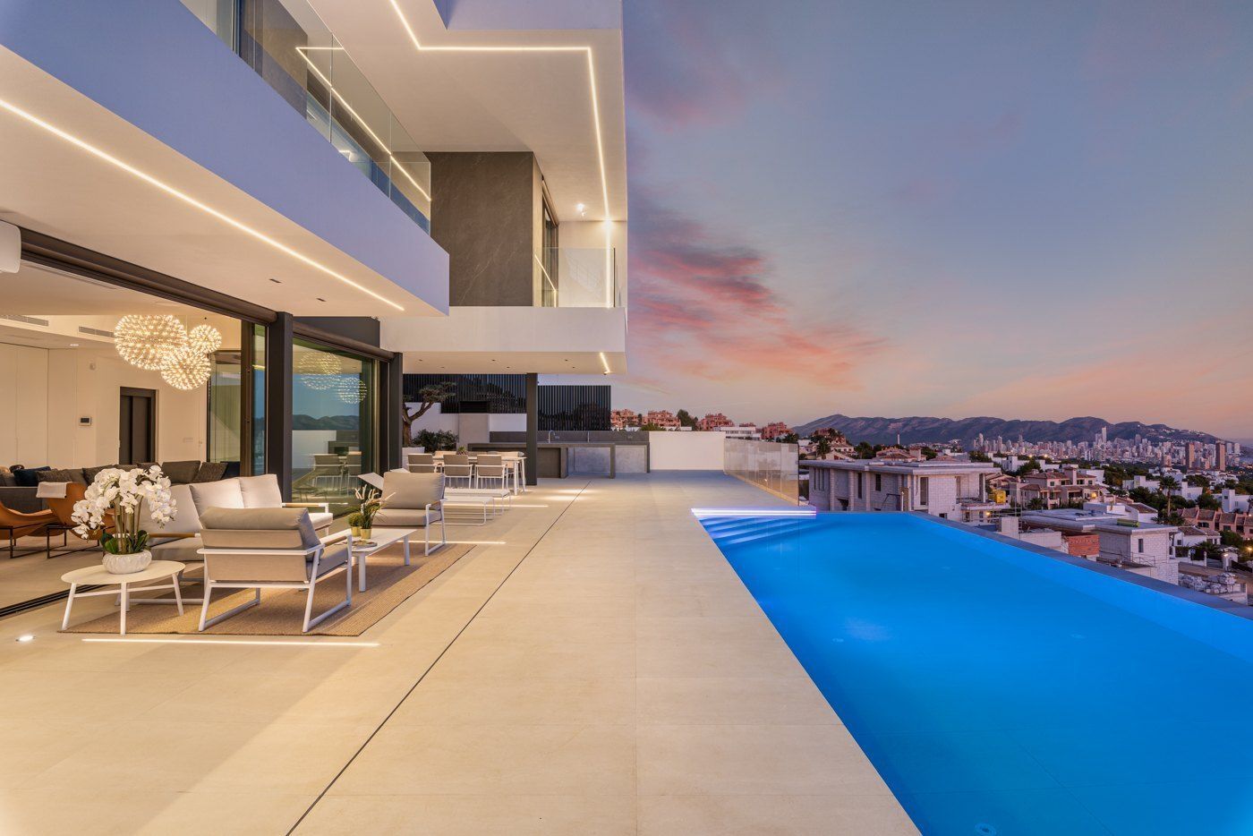 Villa à Finestrat, Alicante, Espagne 5 chambres, 584 m2 No. 95605