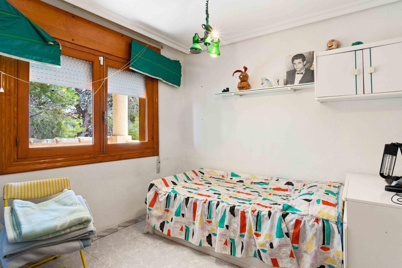Villa a Torrevieja, Alicante, Spagna 6 camere da letto, 350 mq. N° 193365