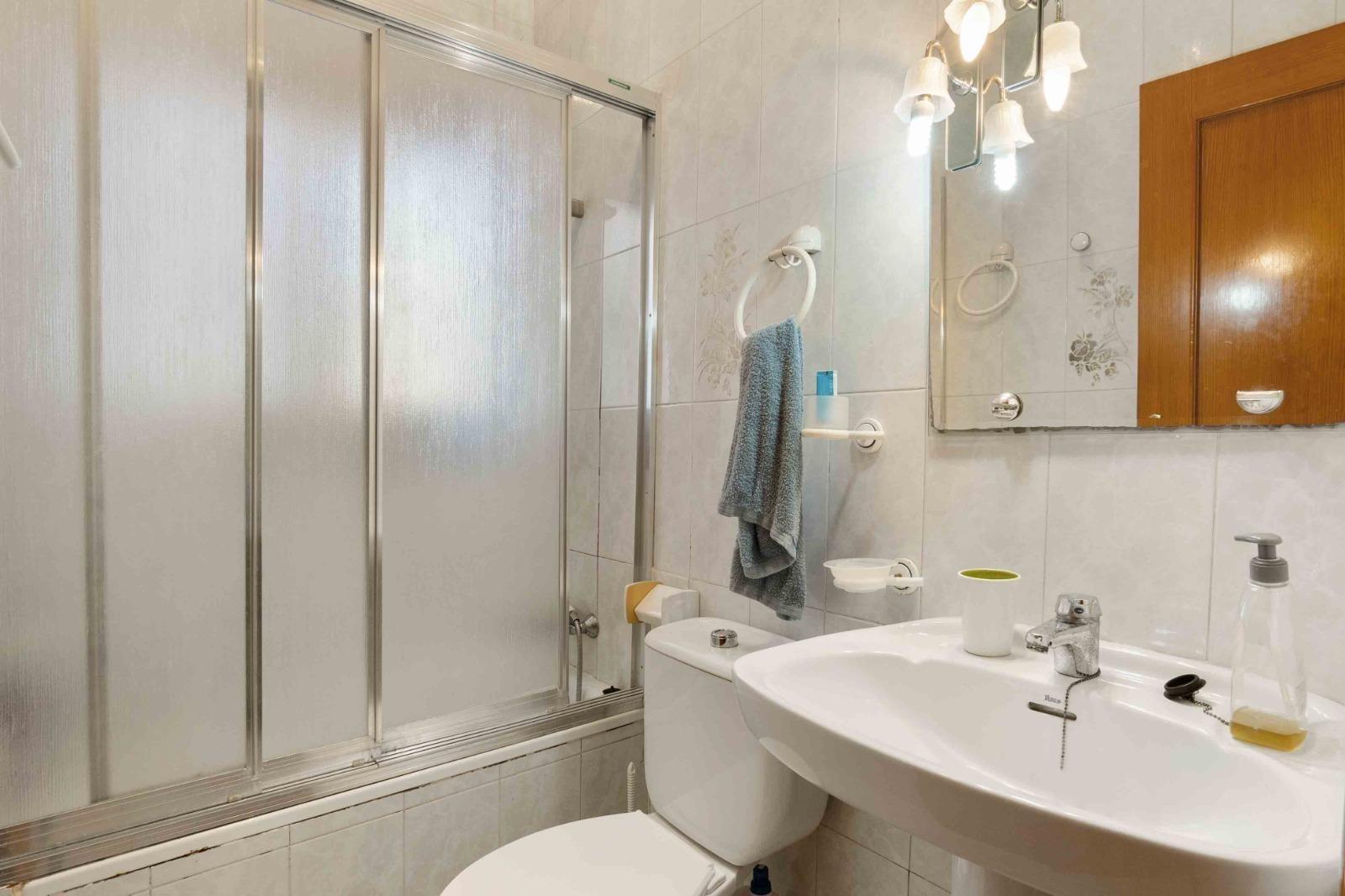 Villa a Torrevieja, Alicante, Spagna 6 camere da letto, 350 mq. N° 193365