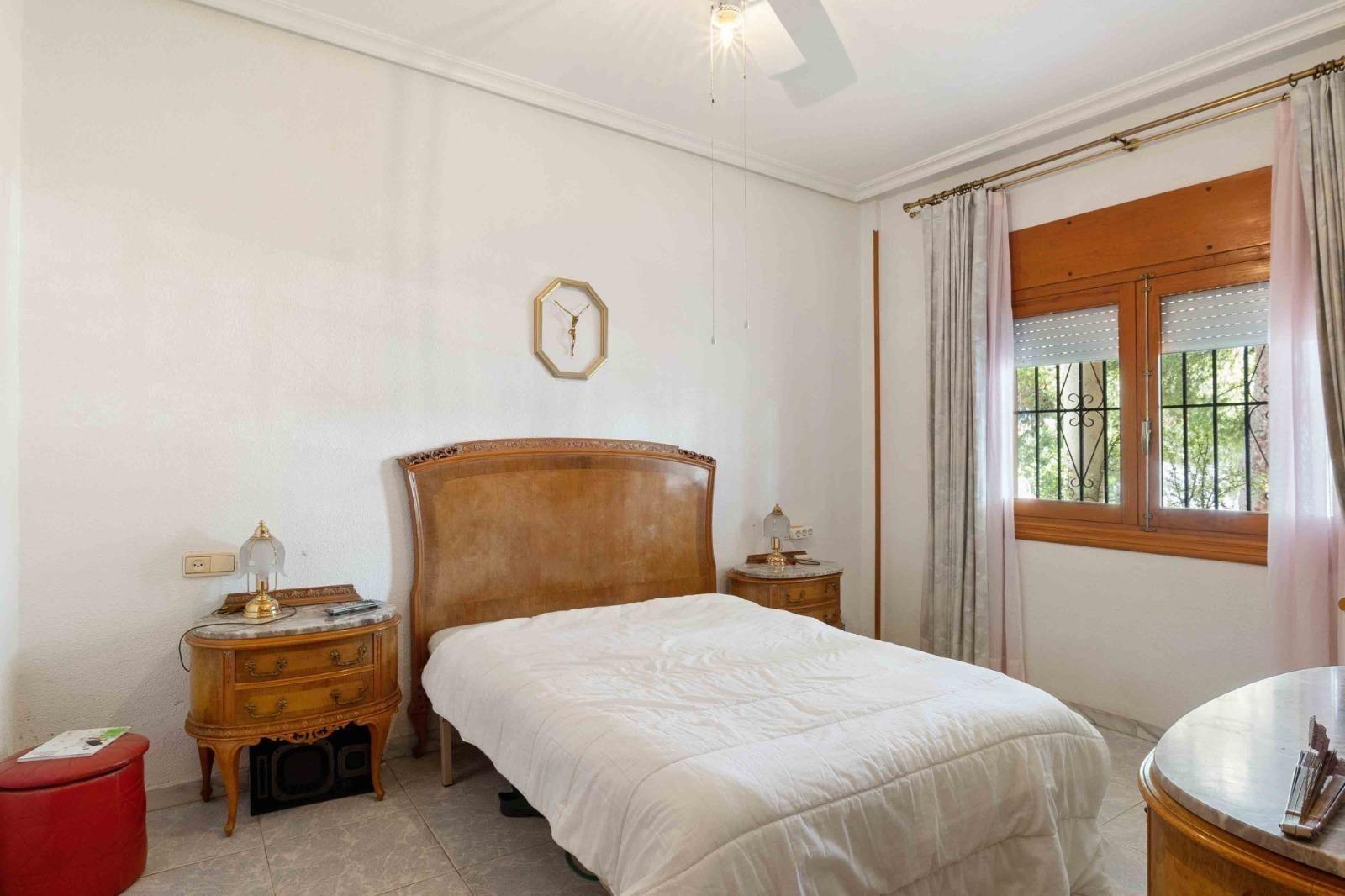 Villa a Torrevieja, Alicante, Spagna 6 camere da letto, 350 mq. N° 193365