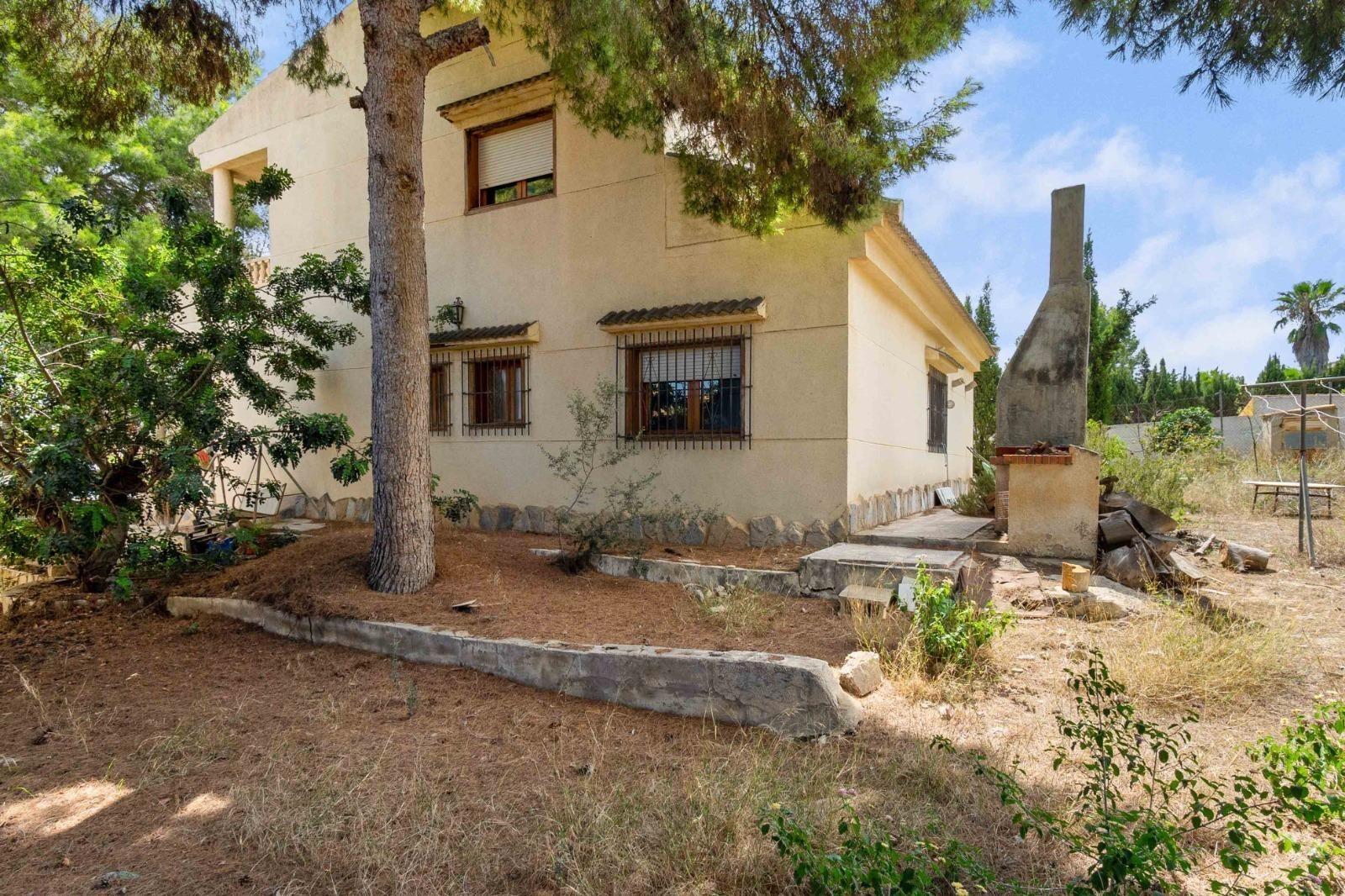 Villa a Torrevieja, Alicante, Spagna 6 camere da letto, 350 mq. N° 193365