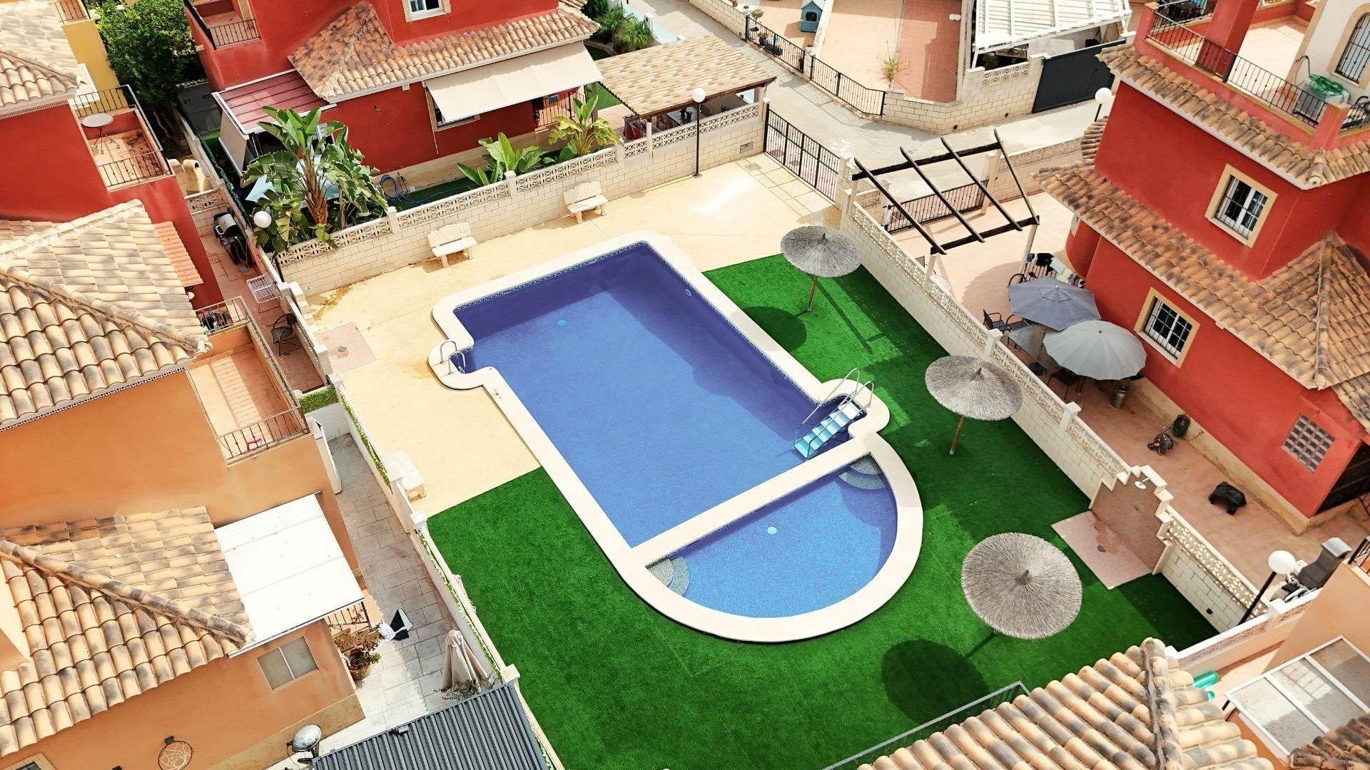 Villa à Los Montesinos, Alicante, Espagne 3 chambres, 89 m2 No. 193366