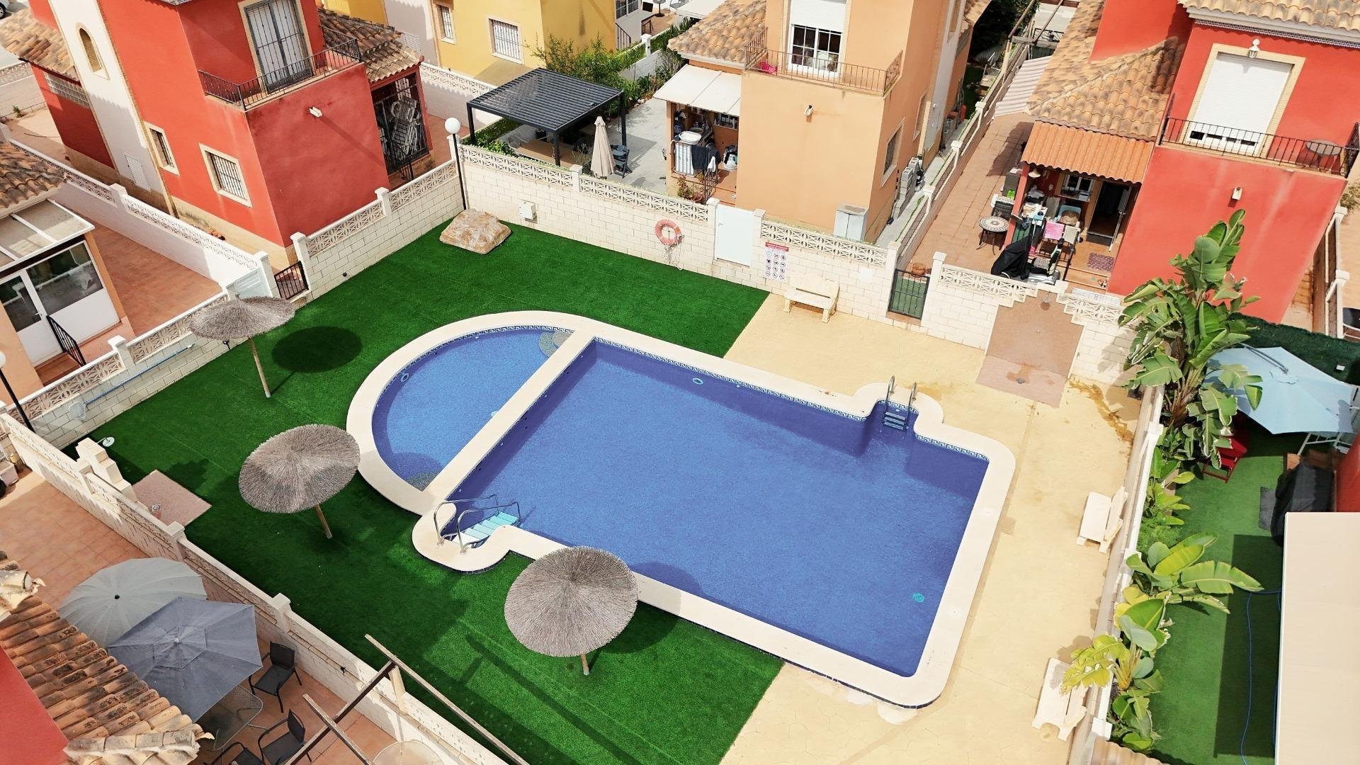 Villa à Los Montesinos, Alicante, Espagne 3 chambres, 89 m2 No. 193366