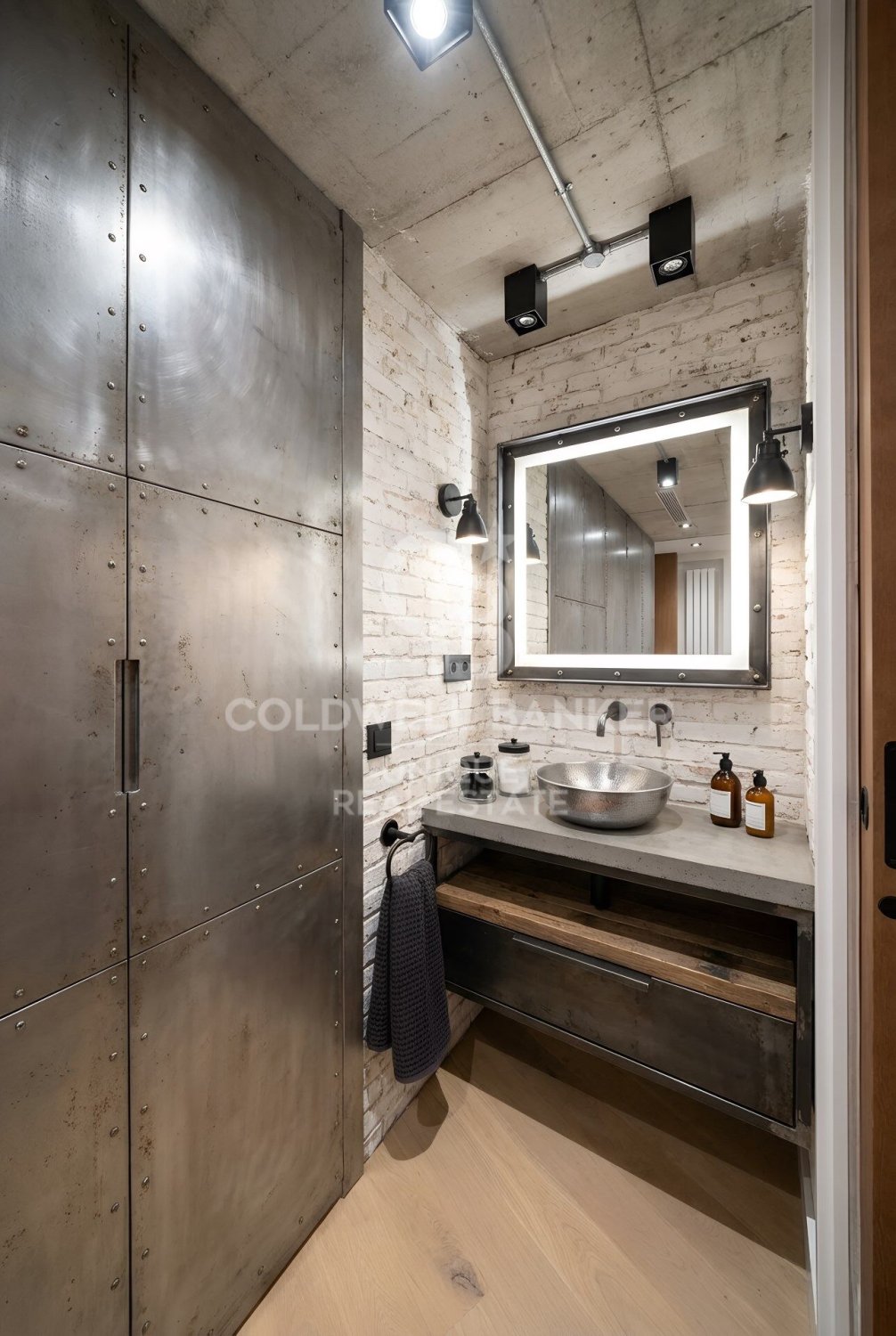Apartamento en Madrid, España 2 dormitorios, 120 m2 No. 156966