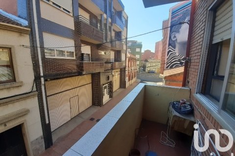 Apartment in La Baneza, Leon, Spain 4 bedrooms, 134 sq.m. No. 185825