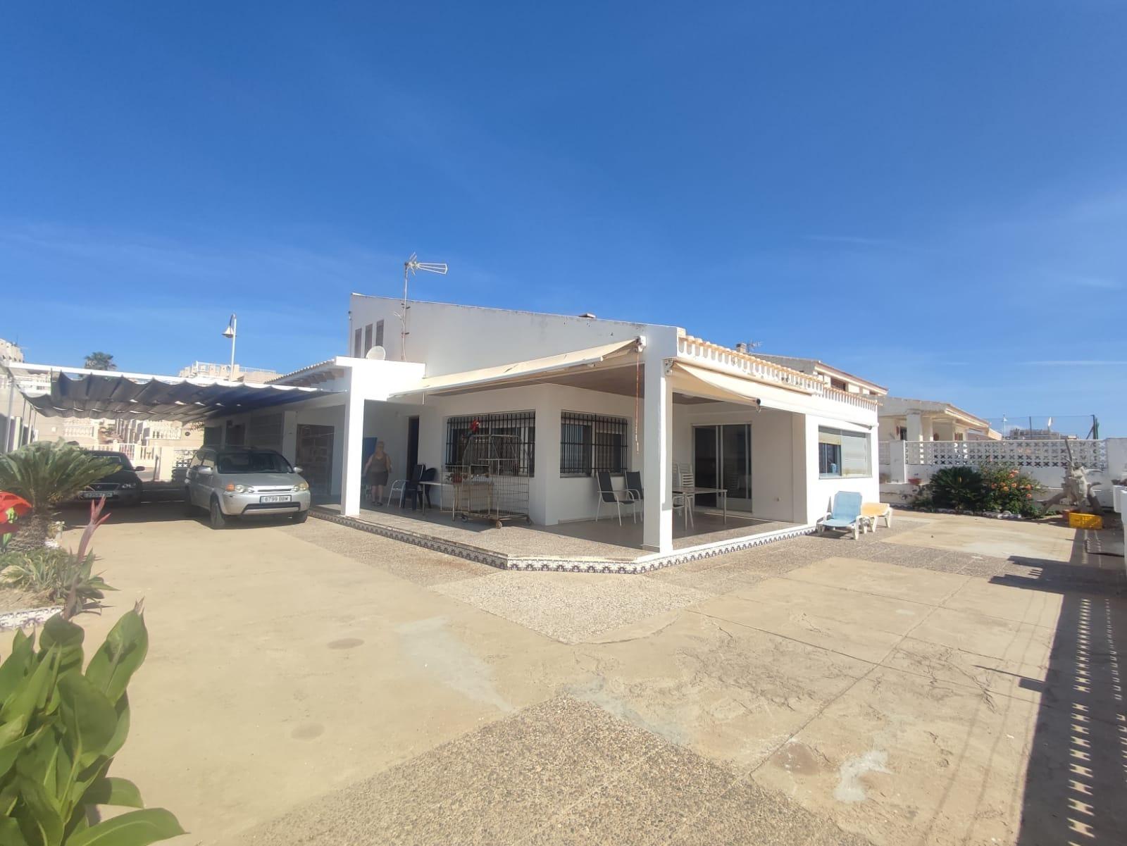Villa in Guardamar del Segura, Alicante, Spanien 5 Schlafzimmer, 199 m2 Nr. 79018