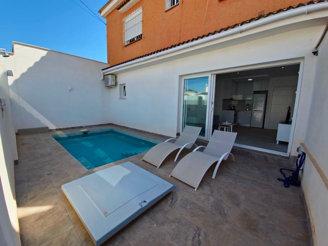 Dúplex en Cabo Roig, Alicante, España 3 dormitorios, 80 m2 No. 181213