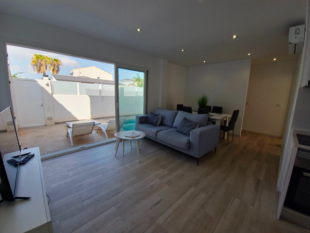 Dúplex en Cabo Roig, Alicante, España 3 dormitorios, 80 m2 No. 181213