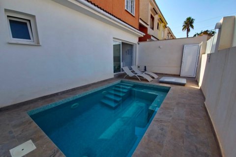 Duplex a Cabo Roig, Alicante, Spagna 3 camere da letto, 80 mq. N° 181213