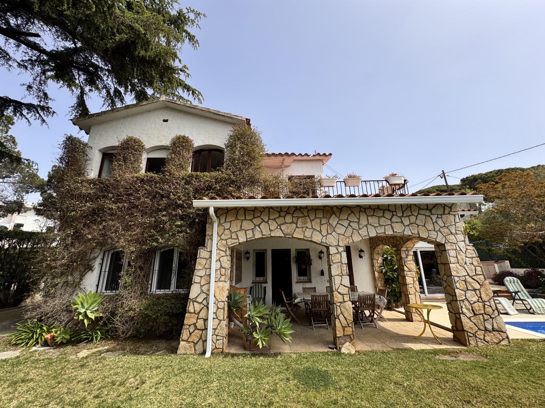 Talo S'Agaro, Girona, Espanja 5 makuuhuonetta, 254 m2 No. 164665