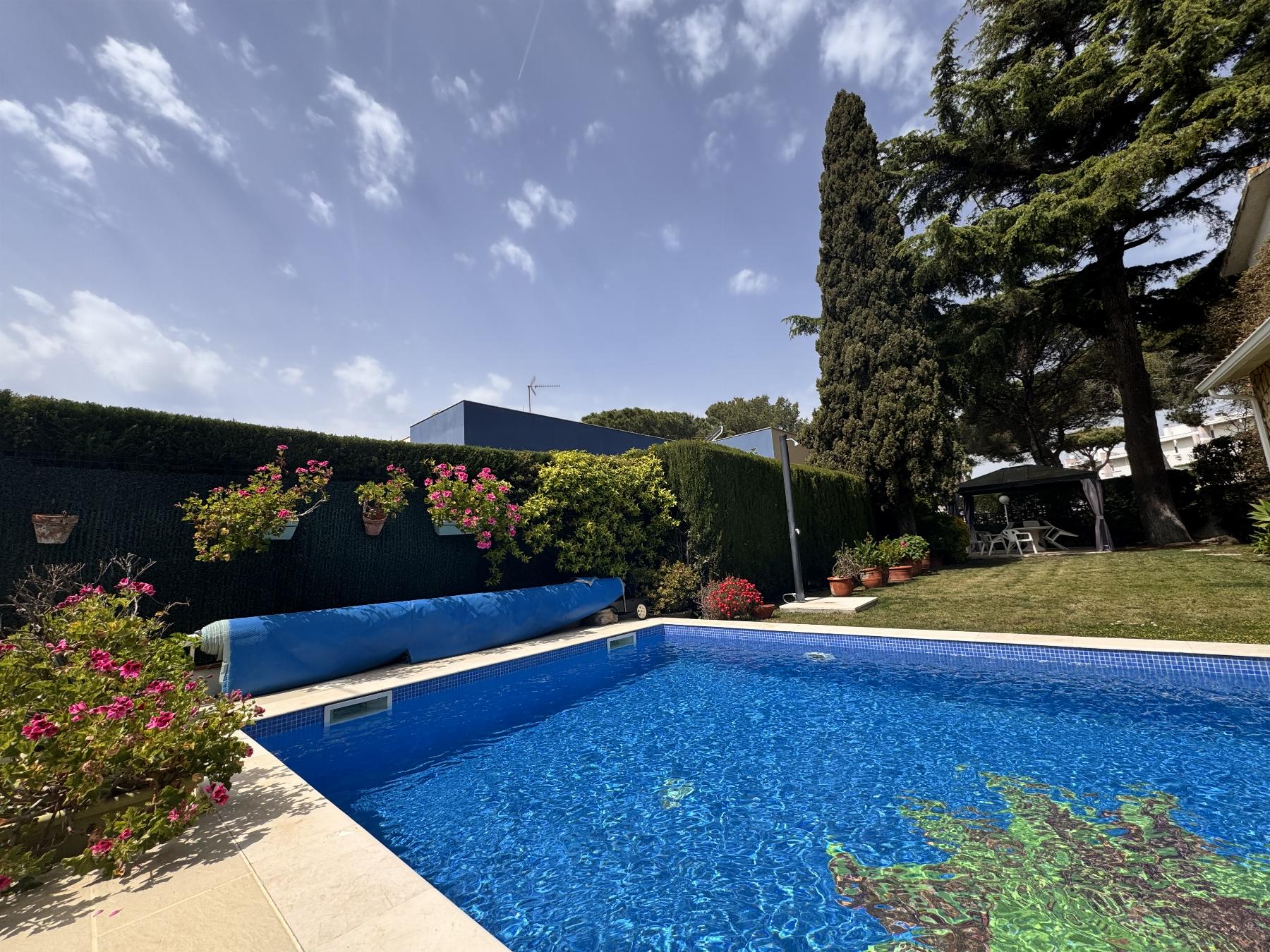 Talo S'Agaro, Girona, Espanja 5 makuuhuonetta, 254 m2 No. 164665