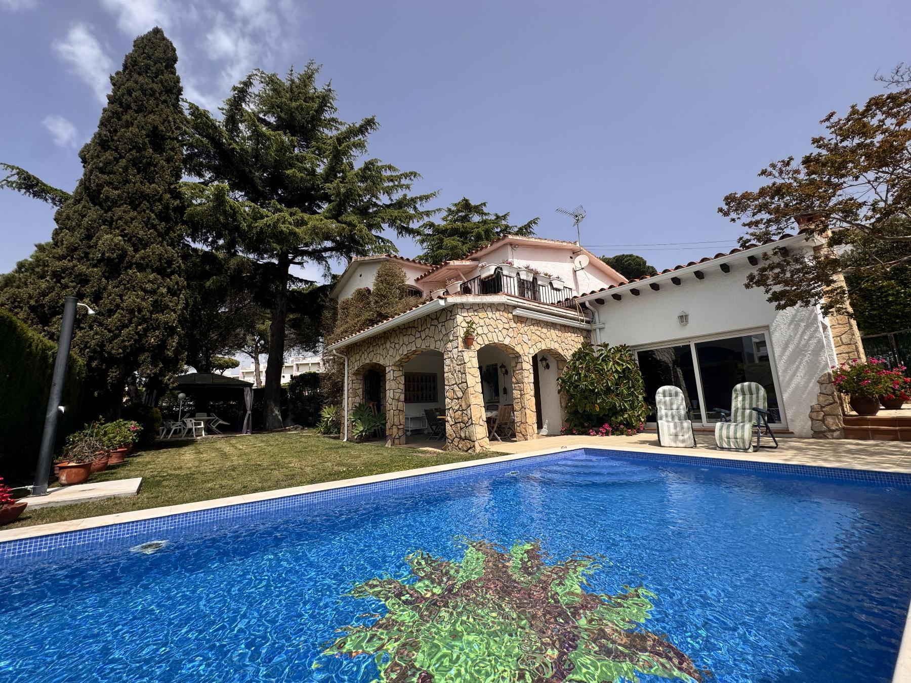 Talo S'Agaro, Girona, Espanja 5 makuuhuonetta, 254 m2 No. 164665
