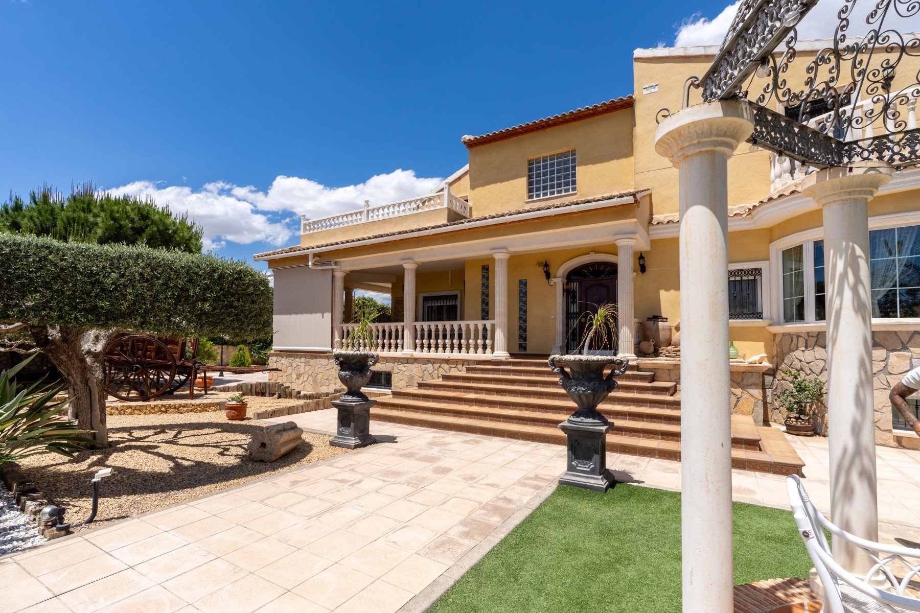 Villa i San Vicente del Raspeig, Alicante, Spanien 5 sovrum, 450 kvm. Nr. 135641