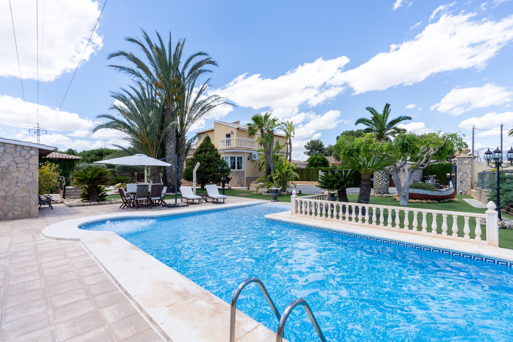 Villa i San Vicente del Raspeig, Alicante, Spanien 5 sovrum, 450 kvm. Nr. 135641