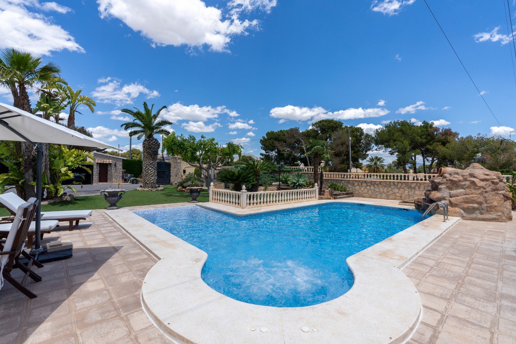 Villa i San Vicente del Raspeig, Alicante, Spanien 5 sovrum, 450 kvm. Nr. 135641