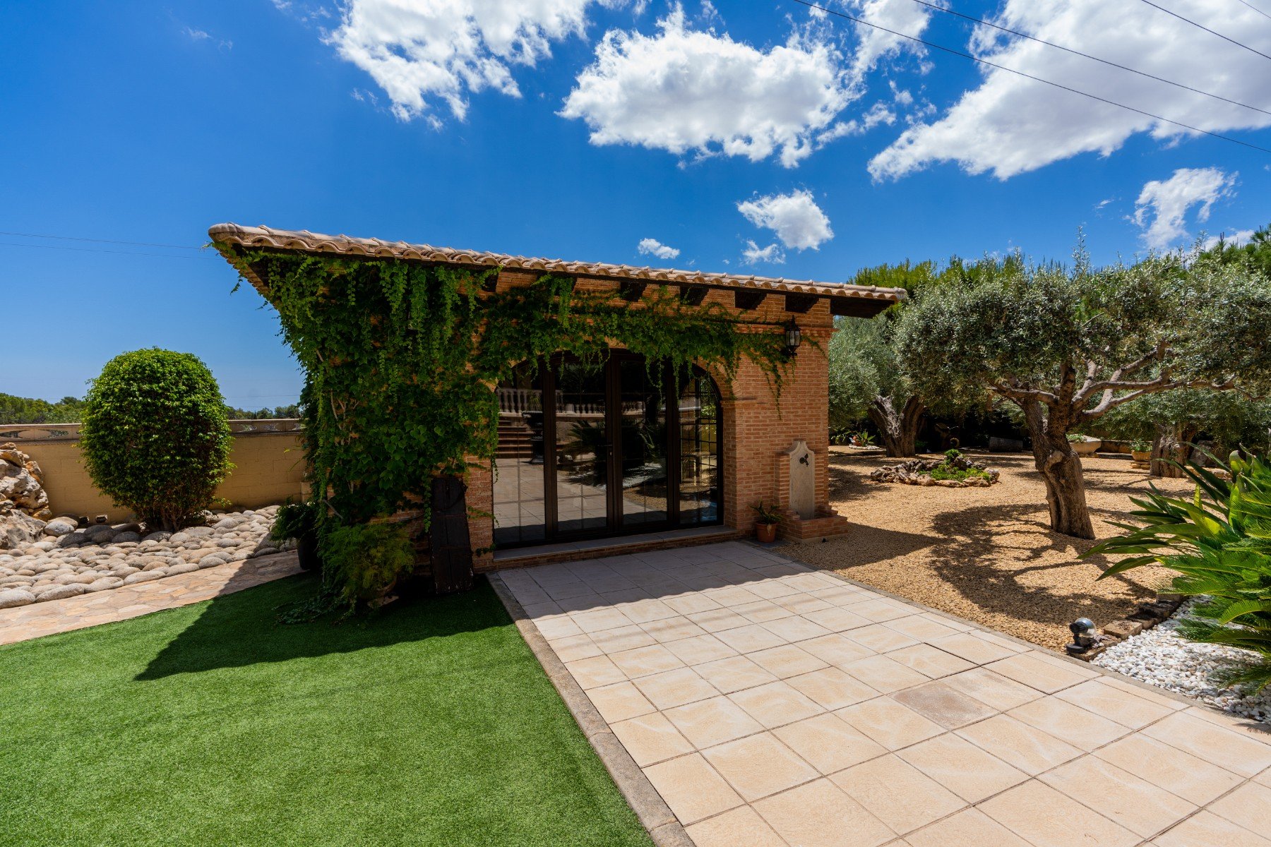 Villa i San Vicente del Raspeig, Alicante, Spanien 5 sovrum, 450 kvm. Nr. 135641