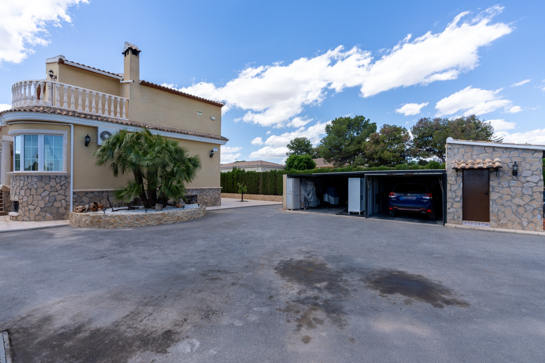 Villa i San Vicente del Raspeig, Alicante, Spanien 5 sovrum, 450 kvm. Nr. 135641