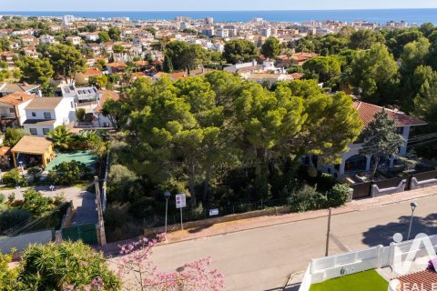 Zemes gabals Cunit, Tarragona, Spānijā 850 m2 Nr. 153136