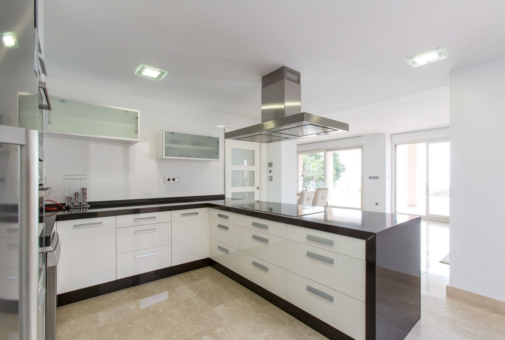 Villa i Moraira, Alicante, Spanien 4 sovrum, 559 kvm. Nr. 95753