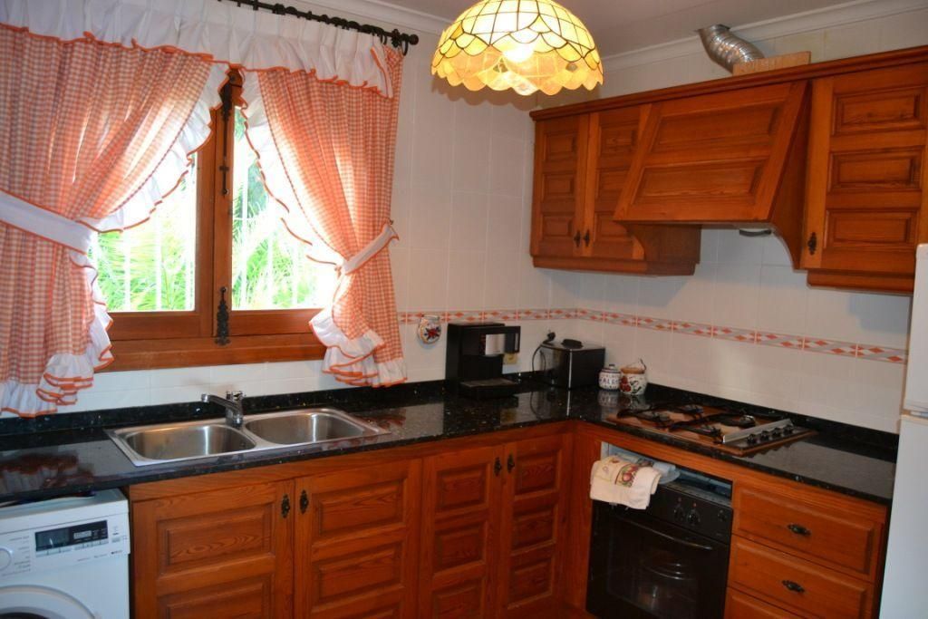 Villa in Calpe, Alicante, Spain 4 bedrooms, 230 sq.m. No. 95752