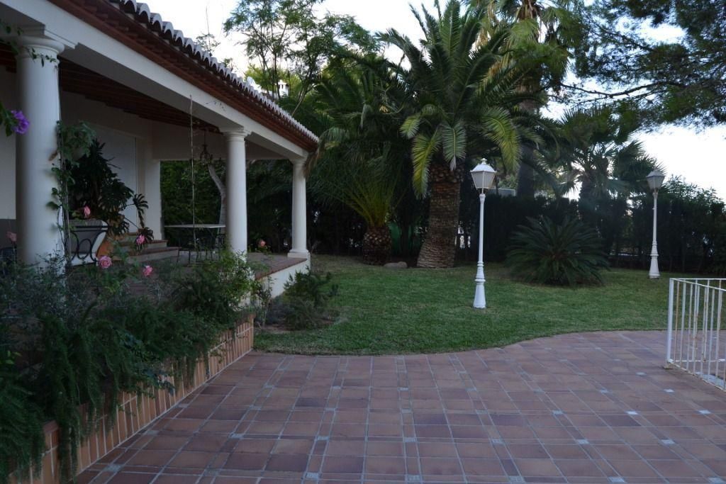 Villa in Calpe, Alicante, Spain 4 bedrooms, 230 sq.m. No. 95752